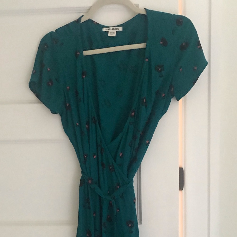Billabong emerald green midi wrap dress size s